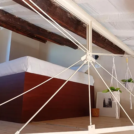 Deco's Place Olivia Rome